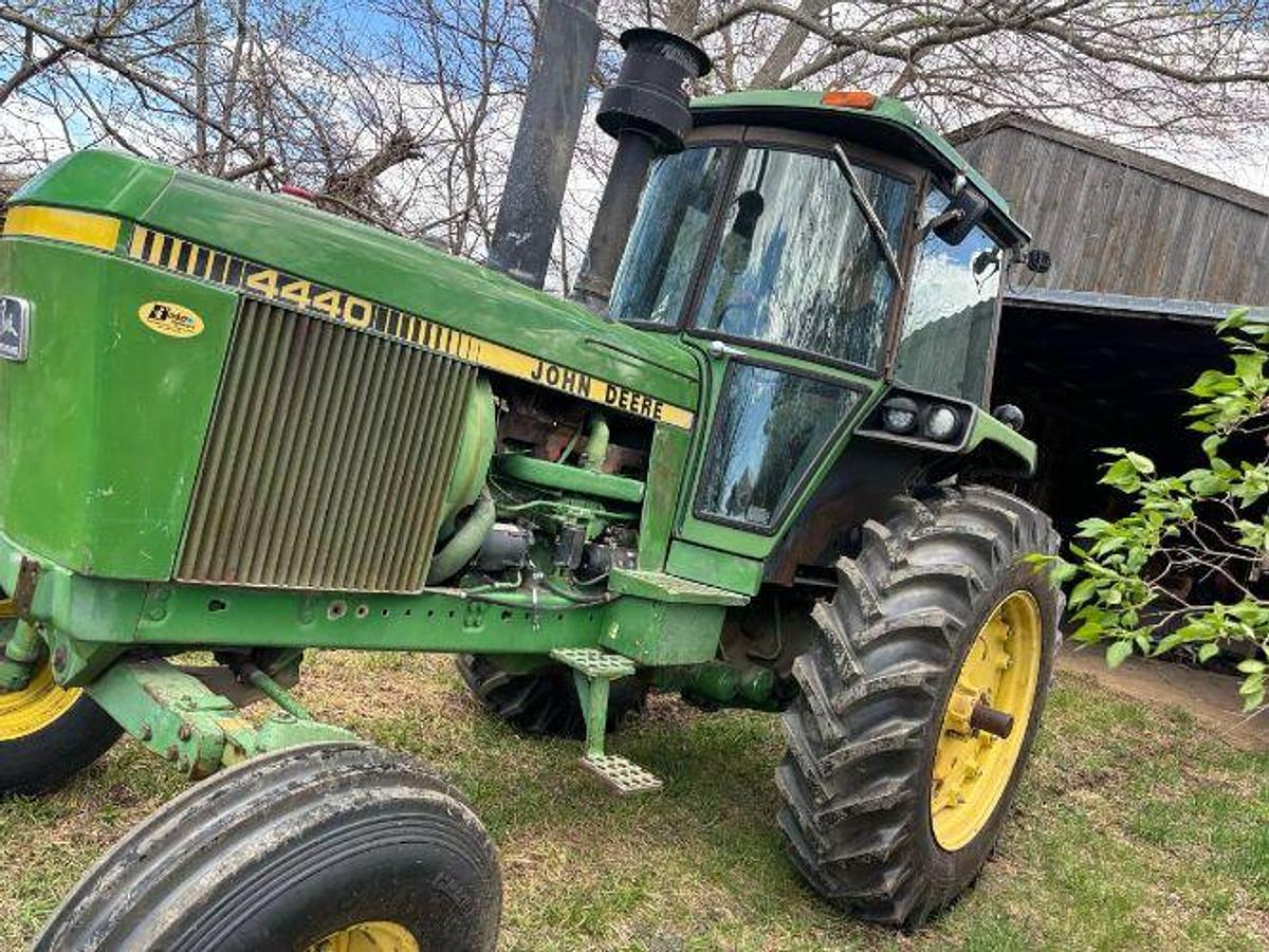 Used 1980 JOHN DEERE 4440
