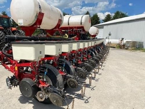 2013 White 8816 Planter