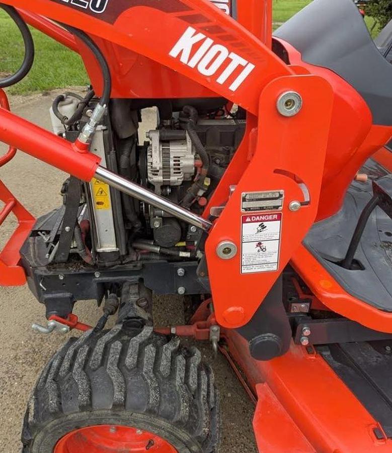 Used 2023 Kioti Cs2220 Tractor