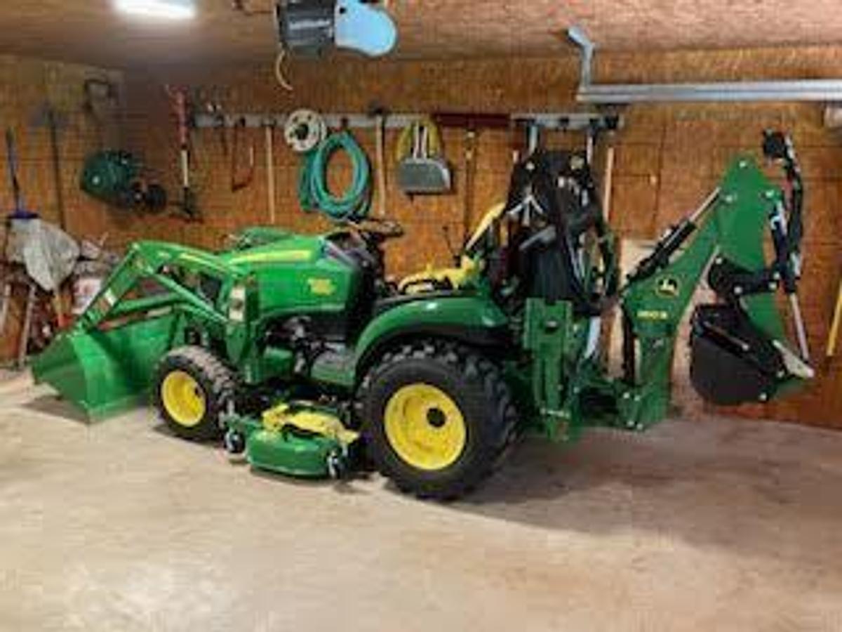 Used 2022 JOHN DEERE 2025R