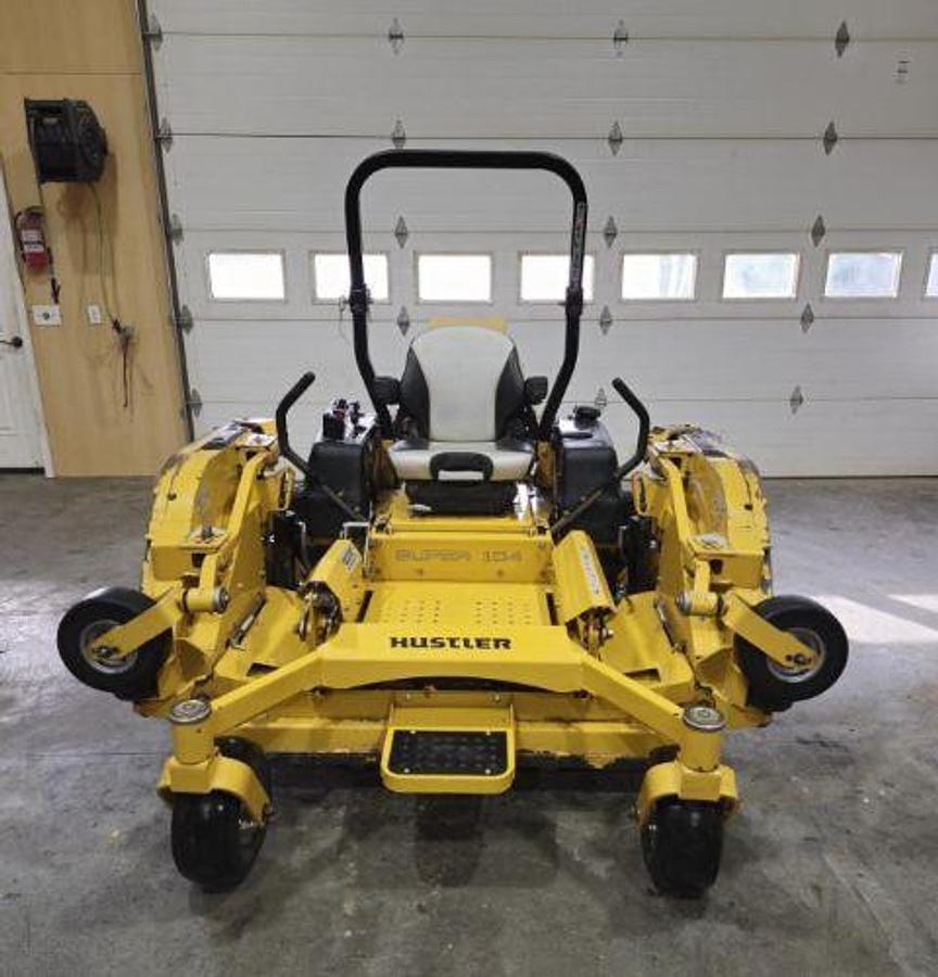 Used 2017 Hustler Super 104