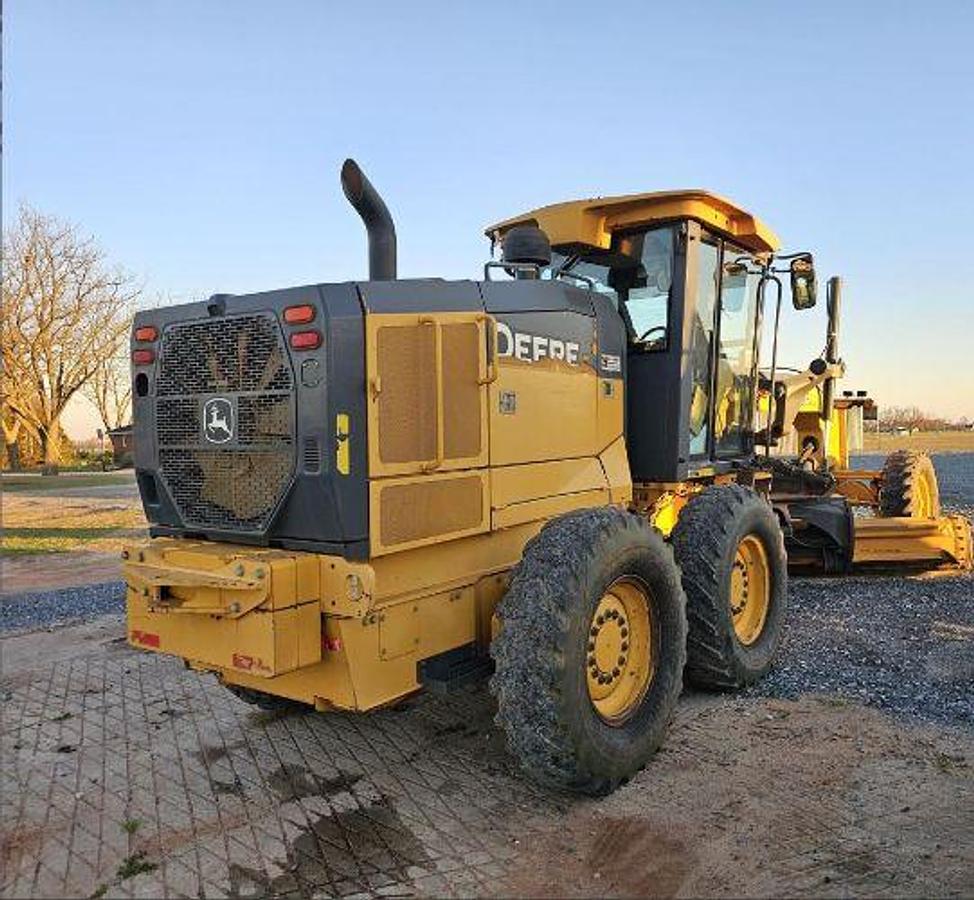 Used 2016 JOHN DEERE 670G