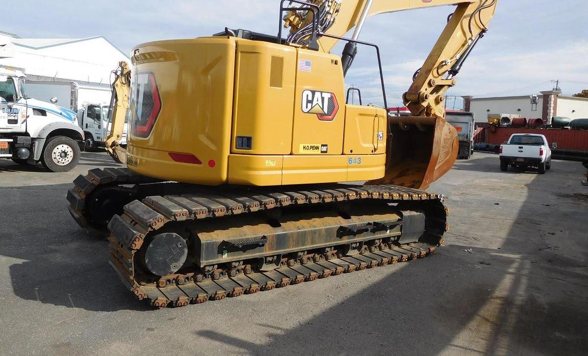 Used 2022 CATERPILLAR 325FL