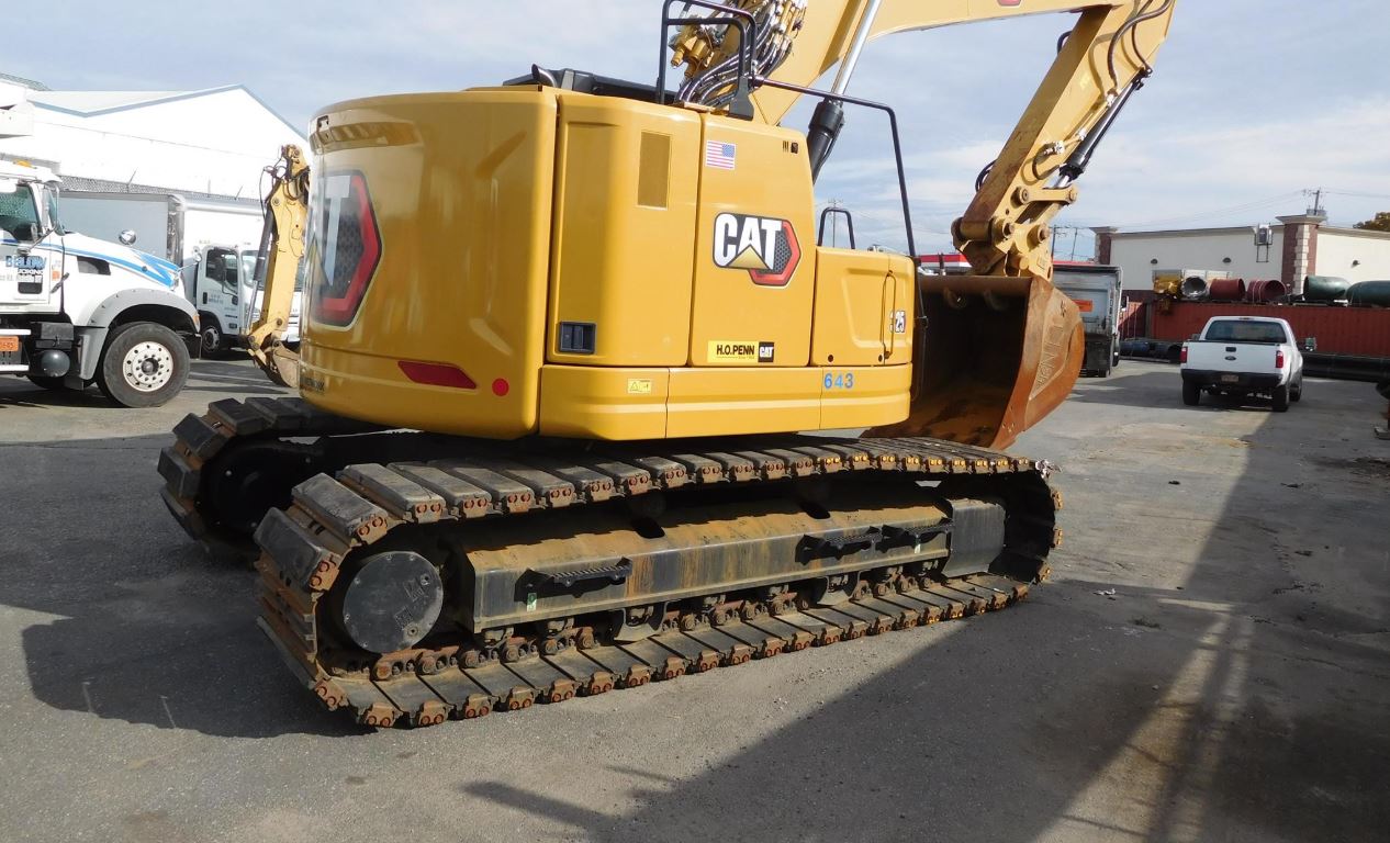 Used 2022 CATERPILLAR 325FL