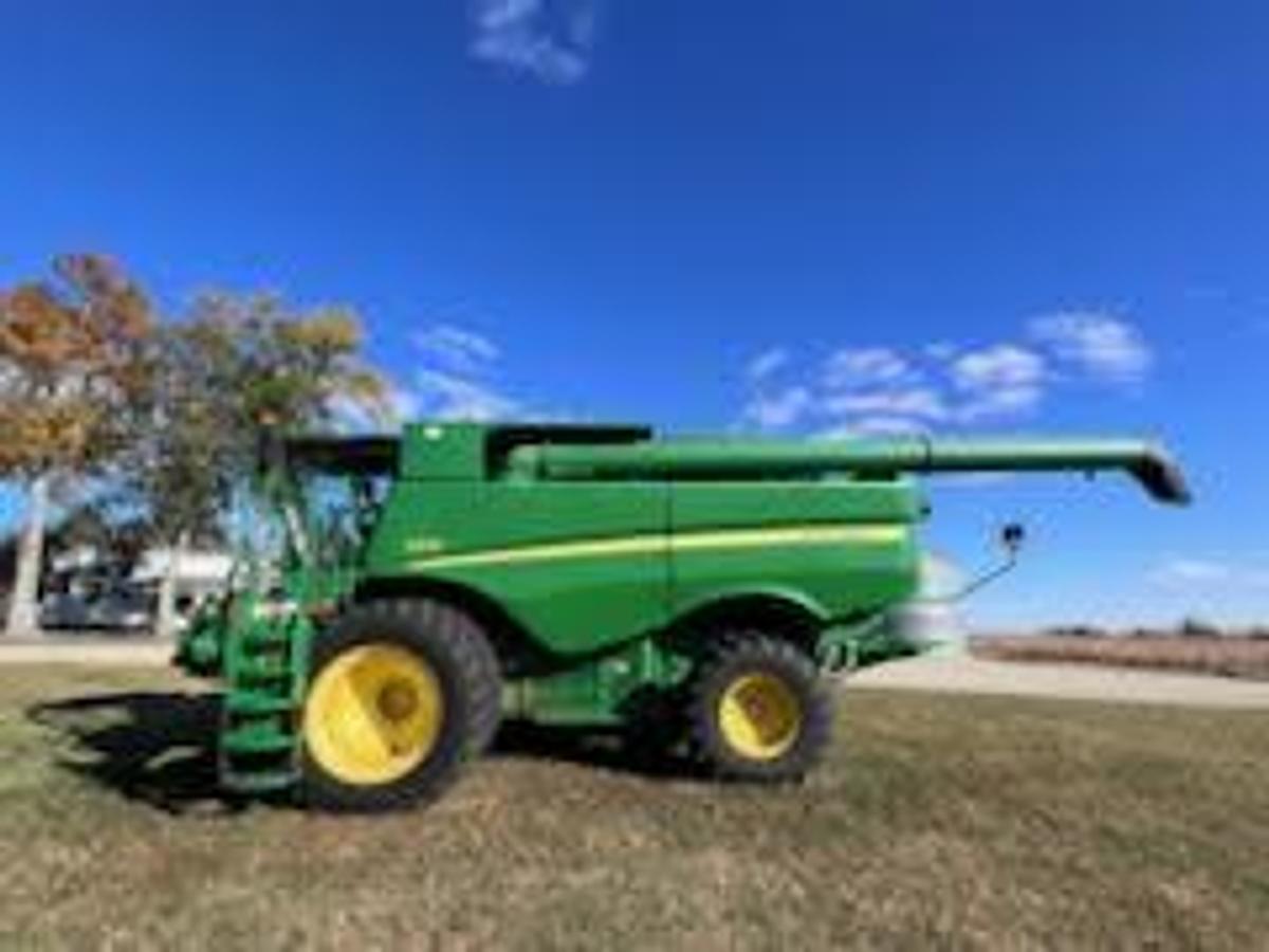 Used 2014 John Deere S670 Combine