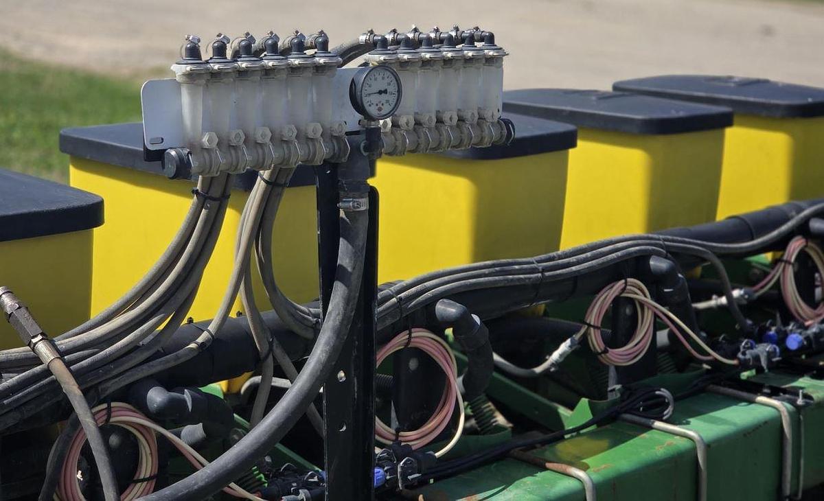 Used 2003 JOHN DEERE 7300