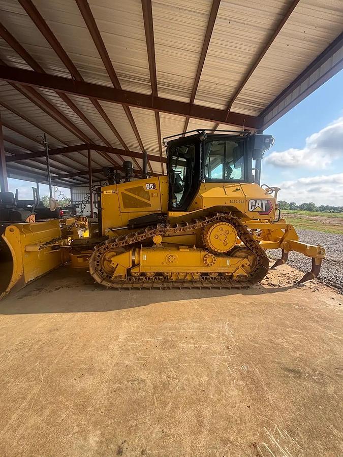 Used 2024 CAT D5