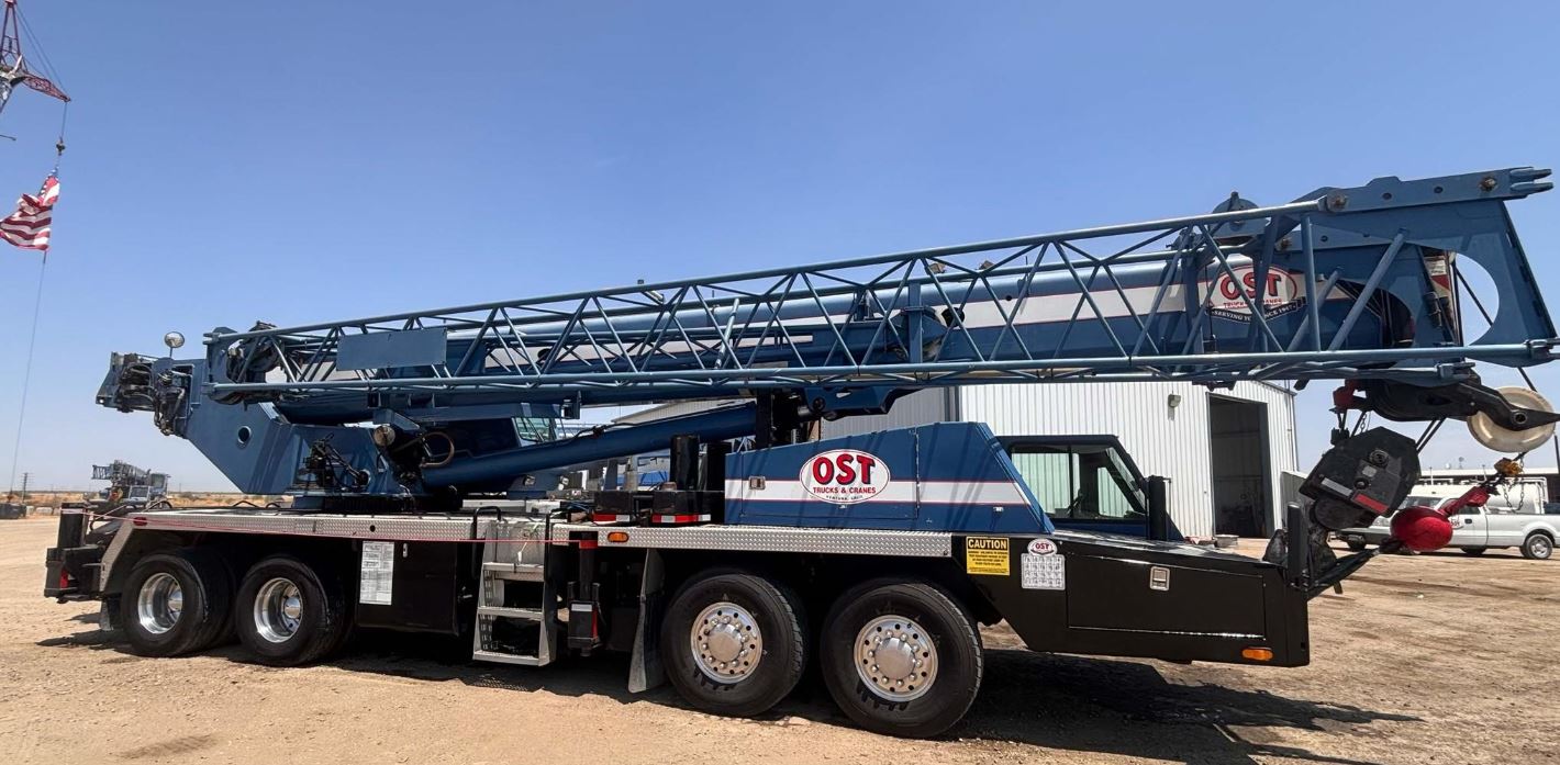 Used 2005 Link-Belt 8690 Crane