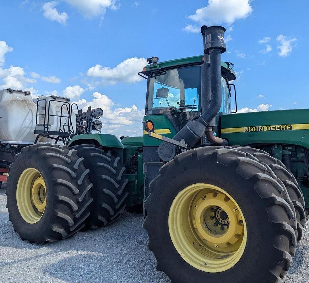 Used 2001 JOHN DEERE 9400 Tractor