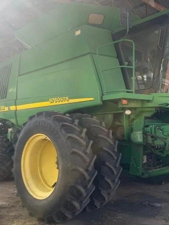 Used 2007 John Deere 9760 STS Combine with 893 Corn Head