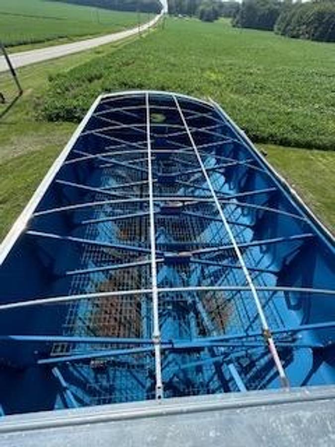 Used 2020 KINZE 1500 Grain Cart