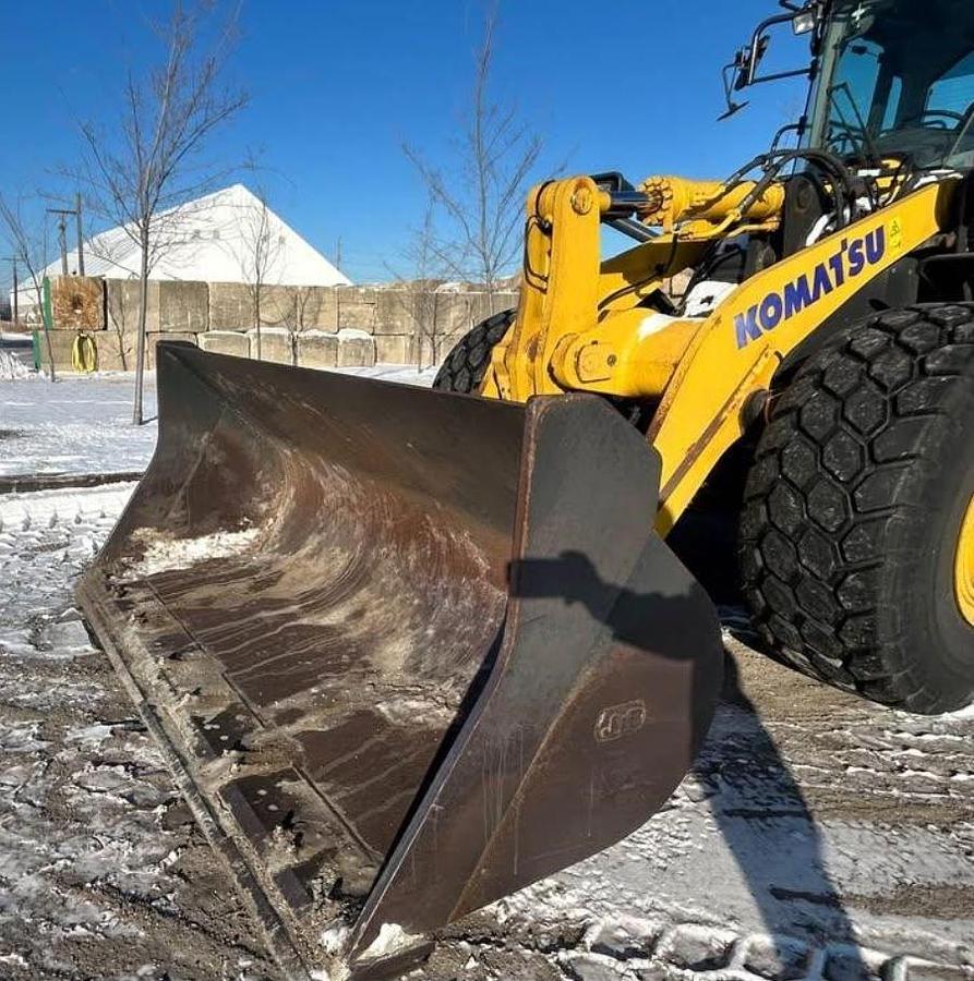 Used 2021 Komatsu Wa380