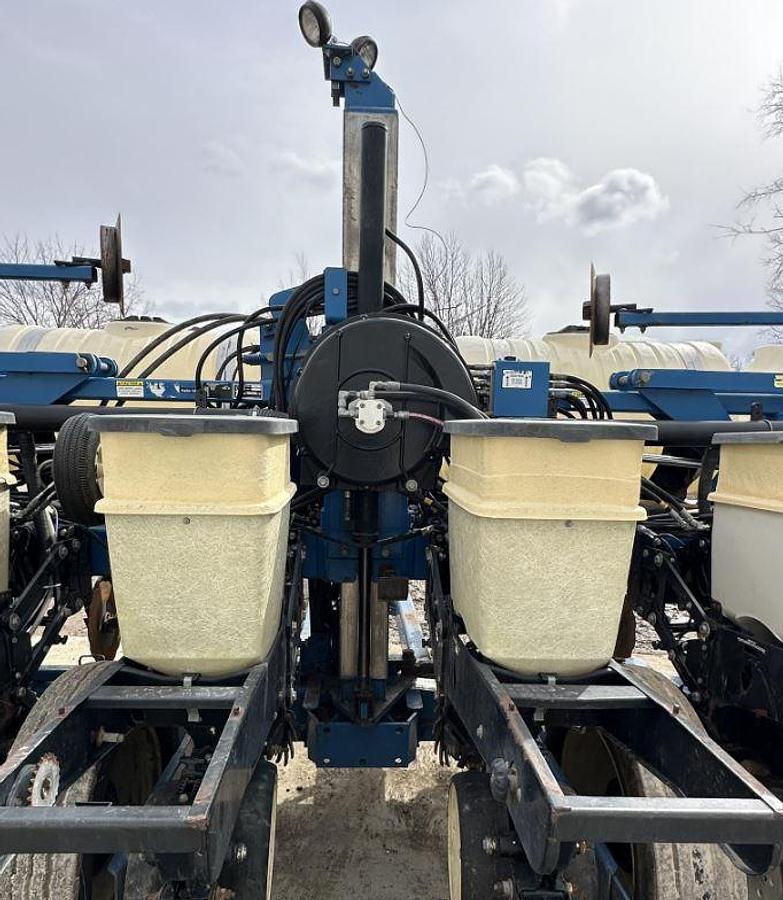 Used 1999 Kinze 2600