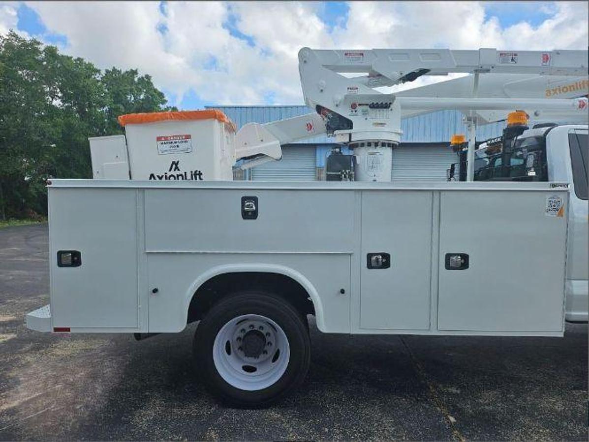 Used 2023 Ford F550 With Mounted On 2023 Axionlift AT4313L