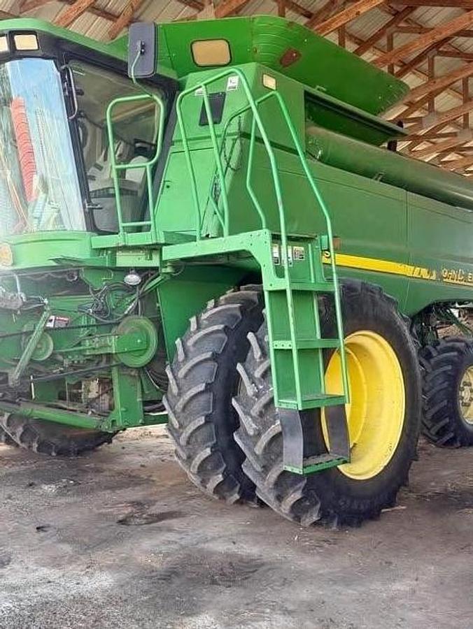 Used 2007 John Deere 9760 STS Combine with 893 Corn Head