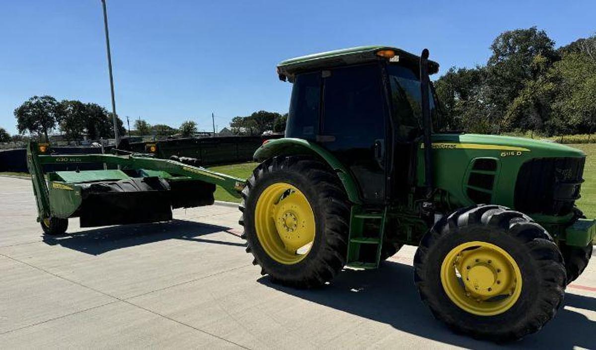 Used 2009 JOHN DEERE 6115D