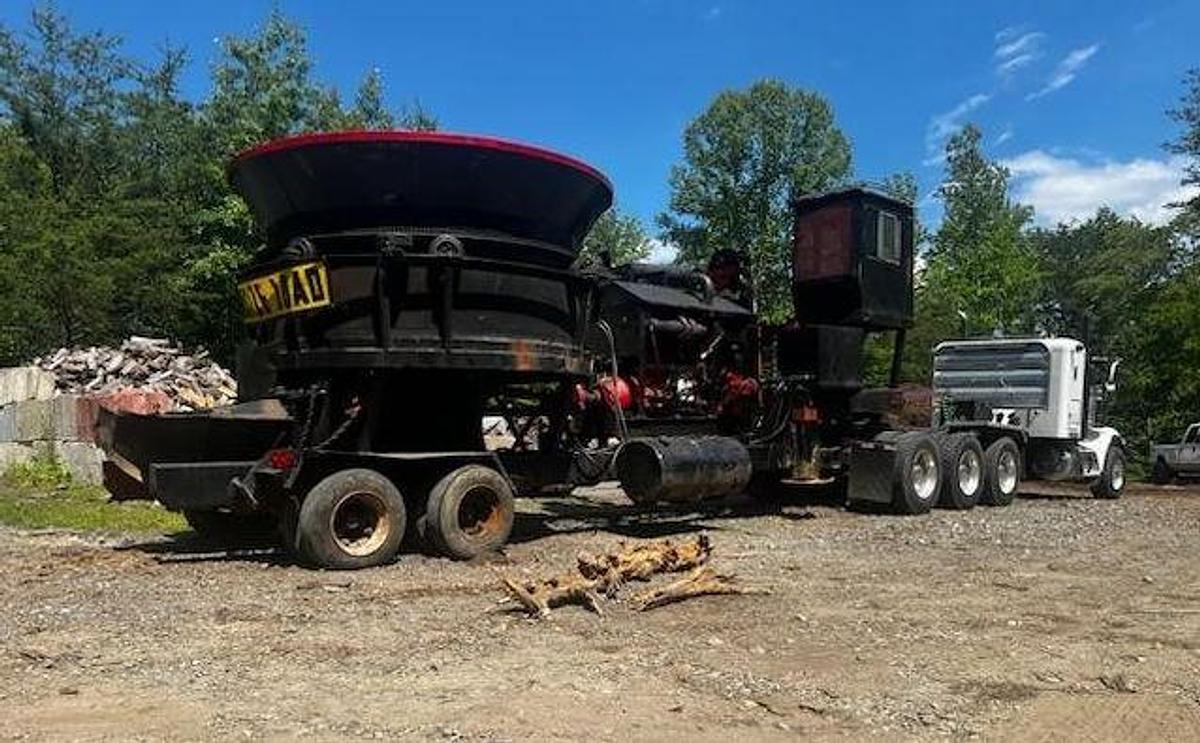 Used 1990 MORBARK 1100 Tub Grinder