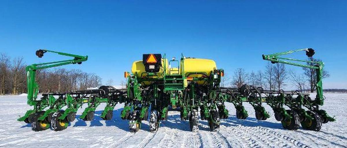 Used 2015 JOHN DEERE 1775NT
