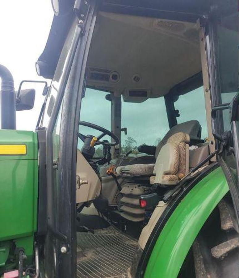 Used 2016 JOHN DEERE 6120E