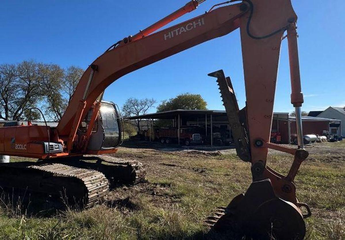Used 2006 HITACHI EX200 LC Excavator