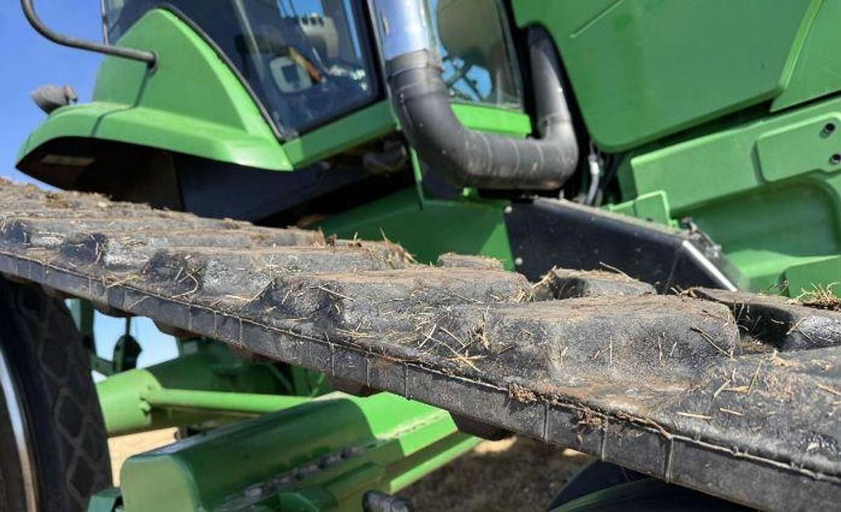 Used 2009 JOHN DEERE 8430T