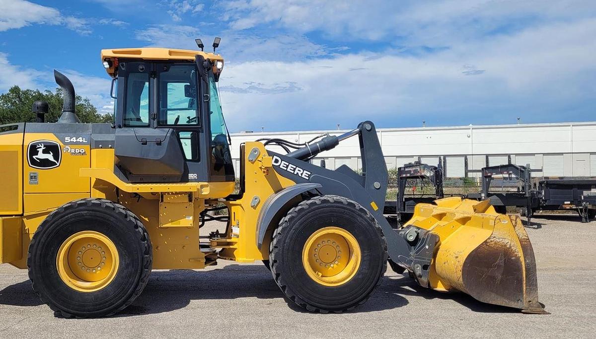 Used 2019 Deere 544L