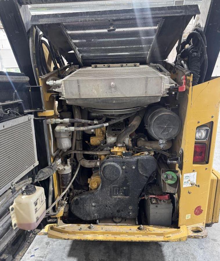 Used 2017 CATERPILLAR 299D2 Skid Steer