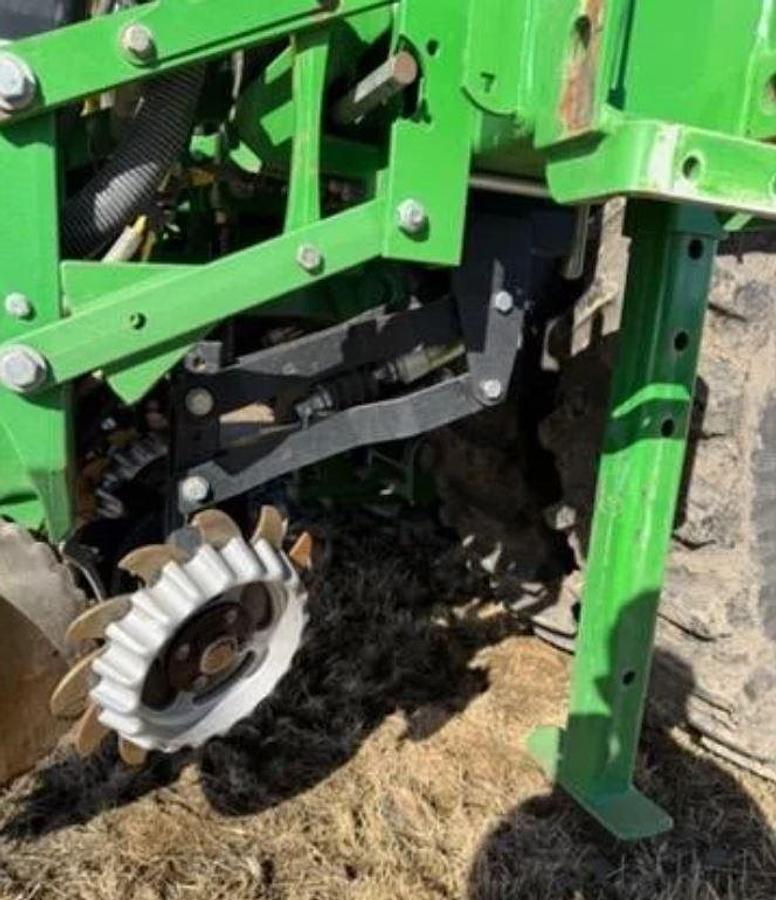 Used 2015 John Deere 1725