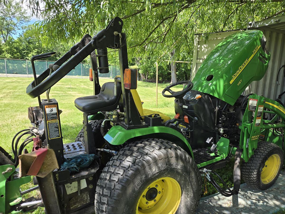 Used 2008 John Deere 2520 Tractor