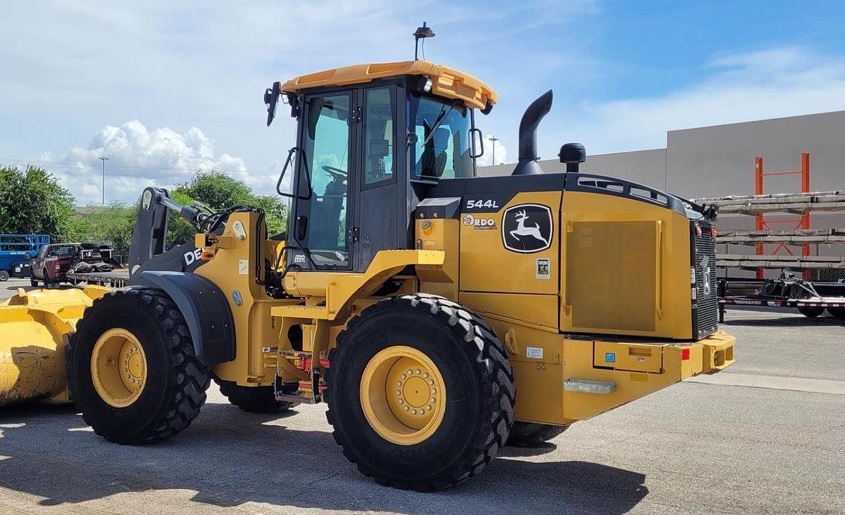 Used 2019 Deere 544L
