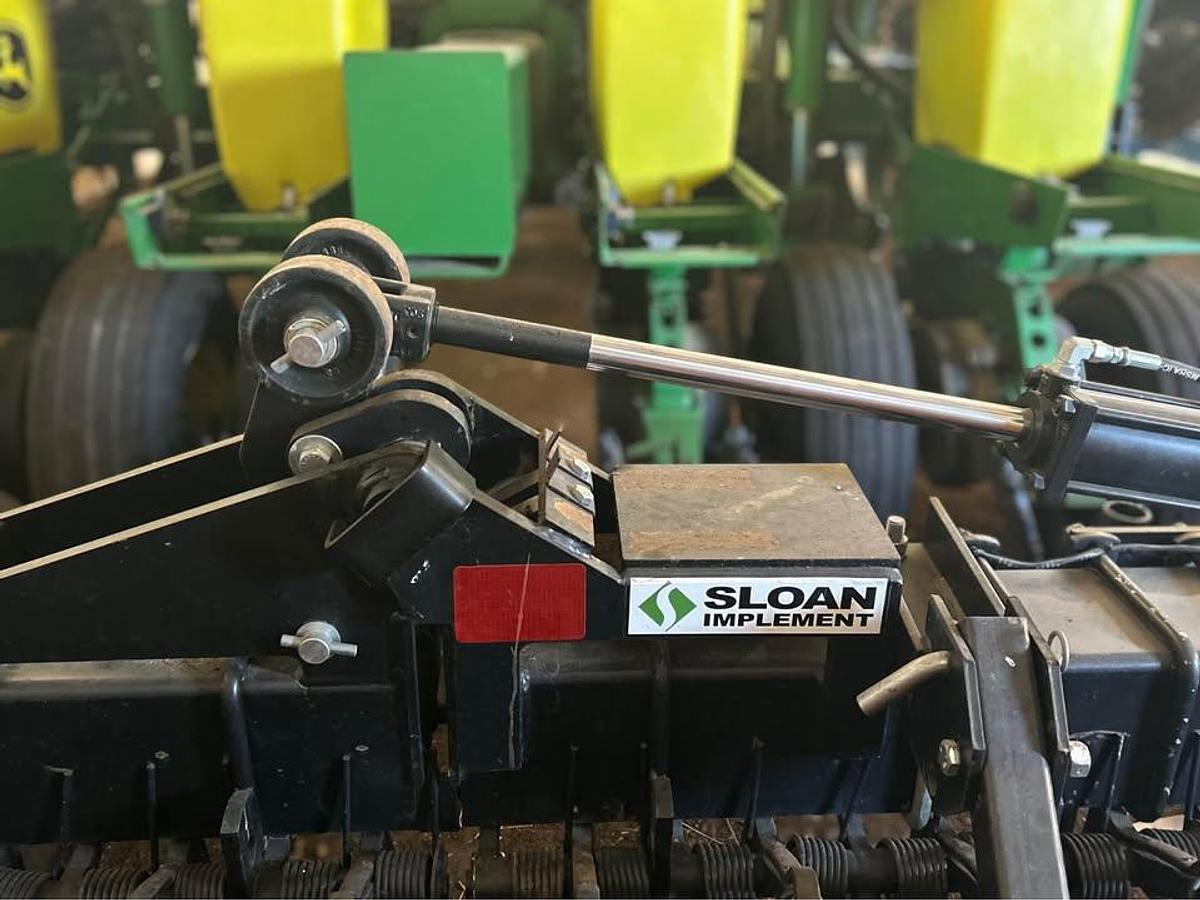 Used 2018 Yetter 3530 Rotary Hoe