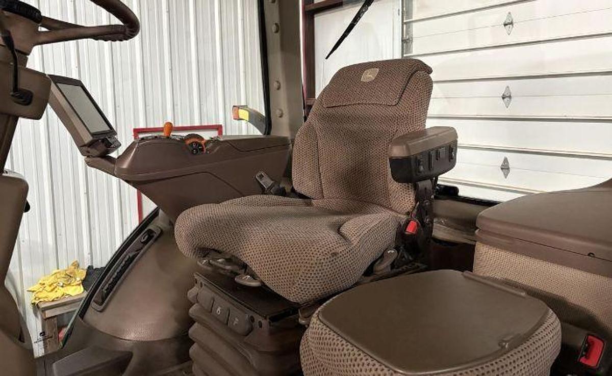 Used 2019 JOHN DEERE 8245R