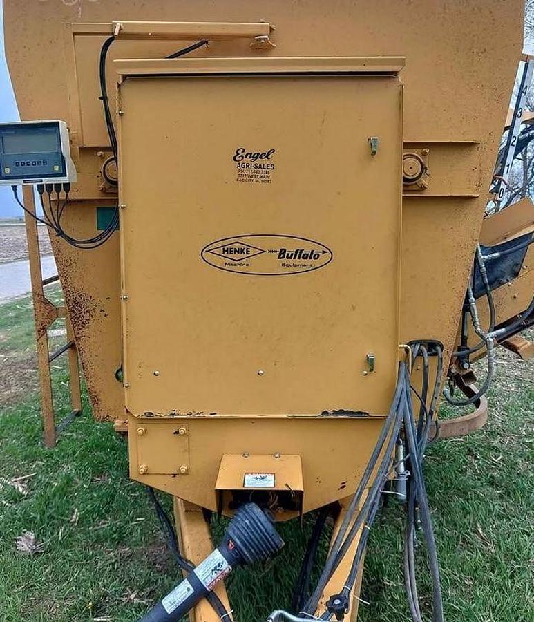 Used 2020 BUFFALO 485 Feed Wagon