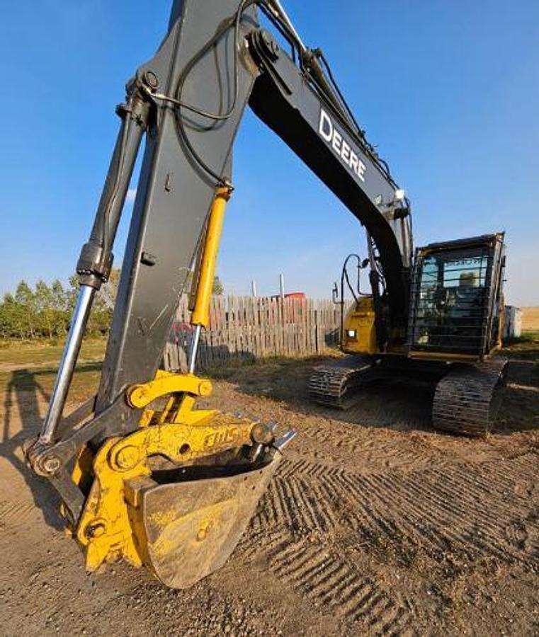 Used 2012 DEERE 135D