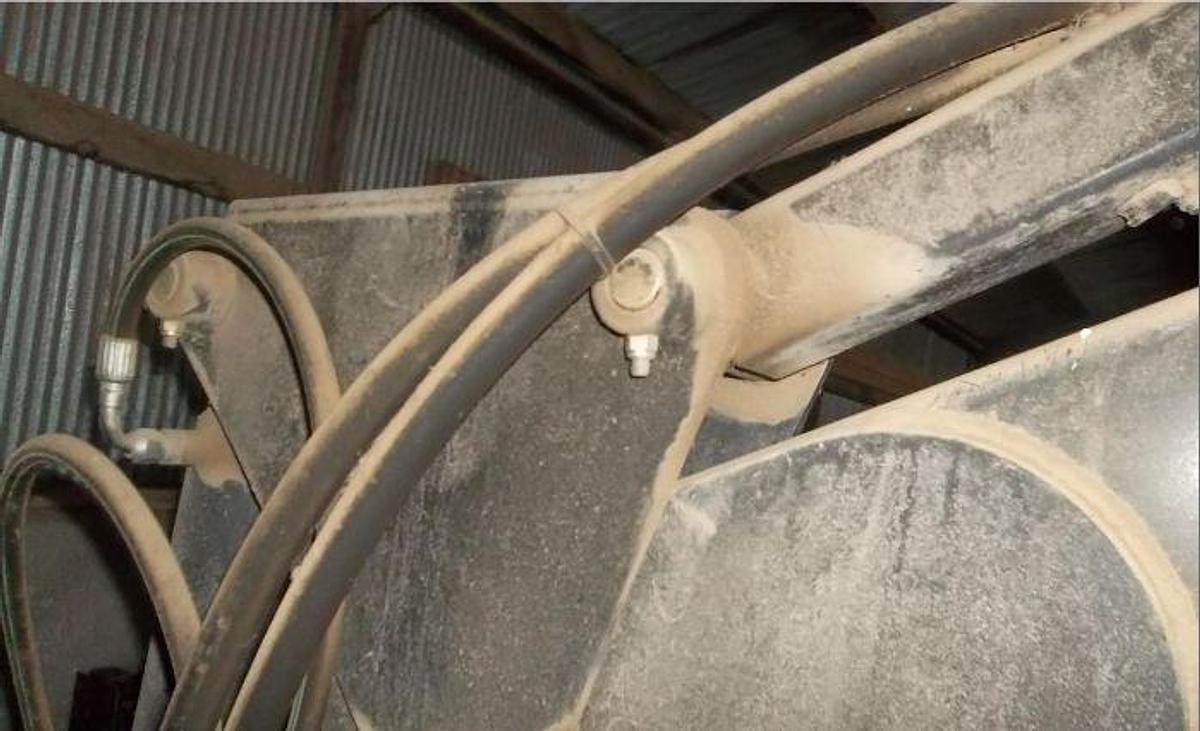 Used 2006 NEW HOLLAND 82LB