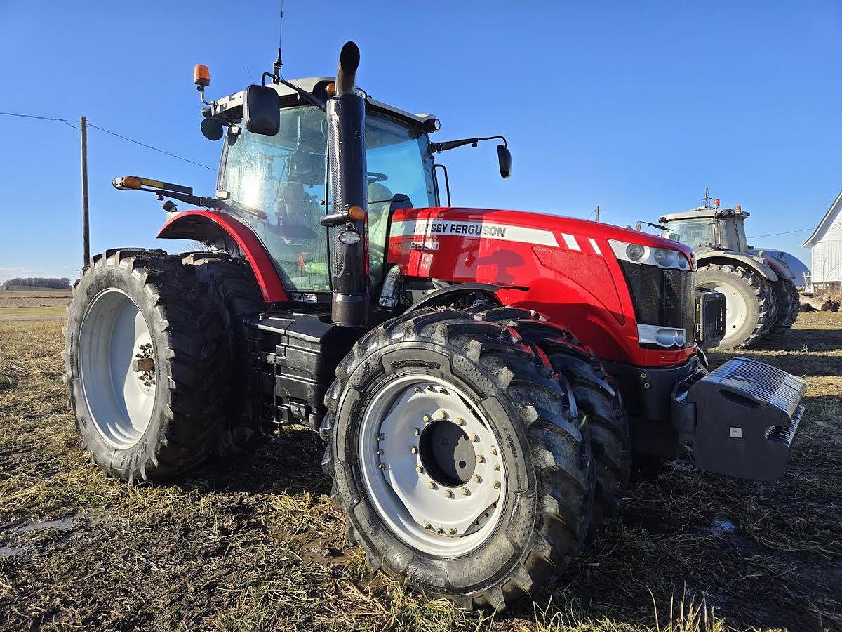 Used 2011 MASSEY FERGUSON 8690 Tractor