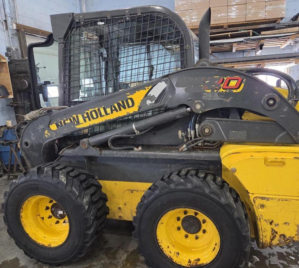 Used 2011 New Holland L220