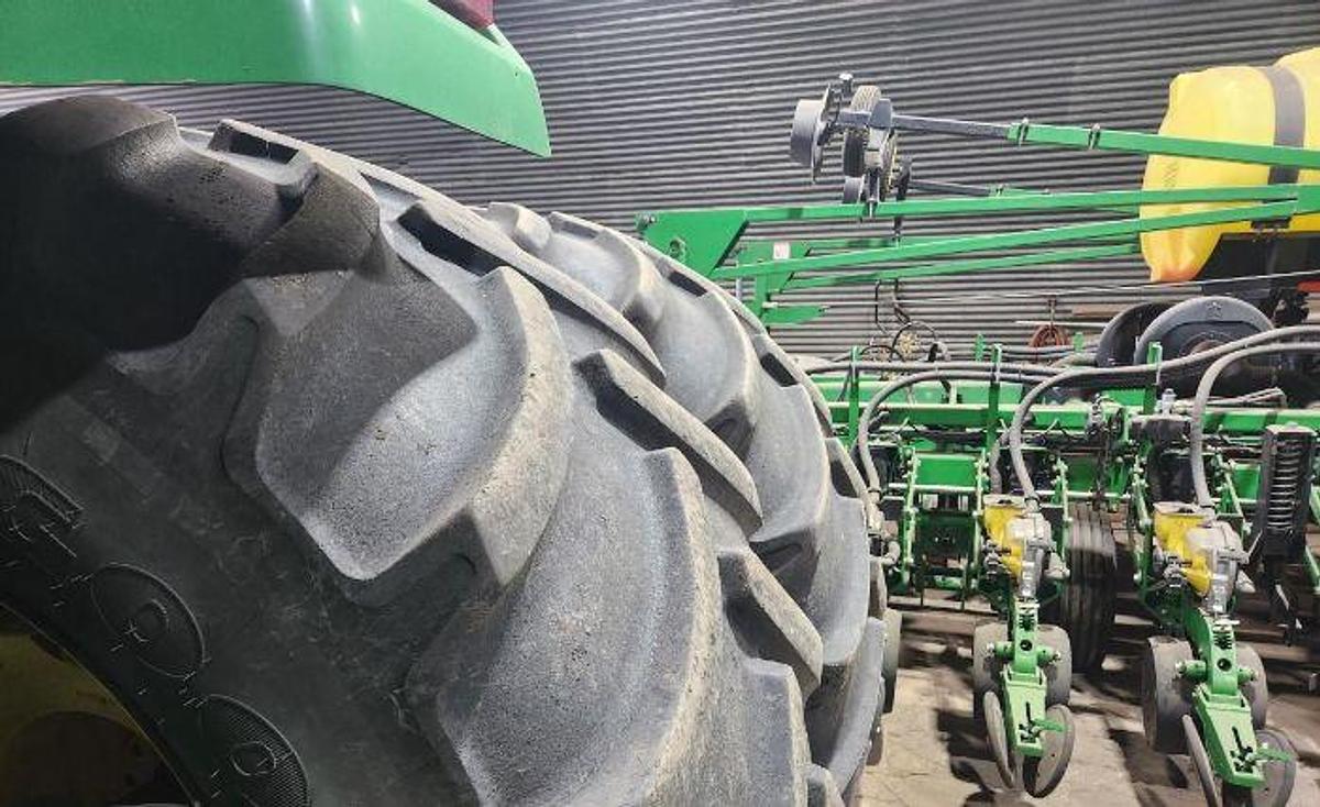 Used 2010 JOHN DEERE 9430