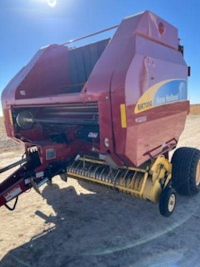 Used 2010 NEW HOLLAND BR7090