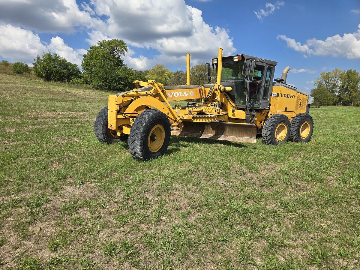 Used 2004 Volvo G710B Motor Grader