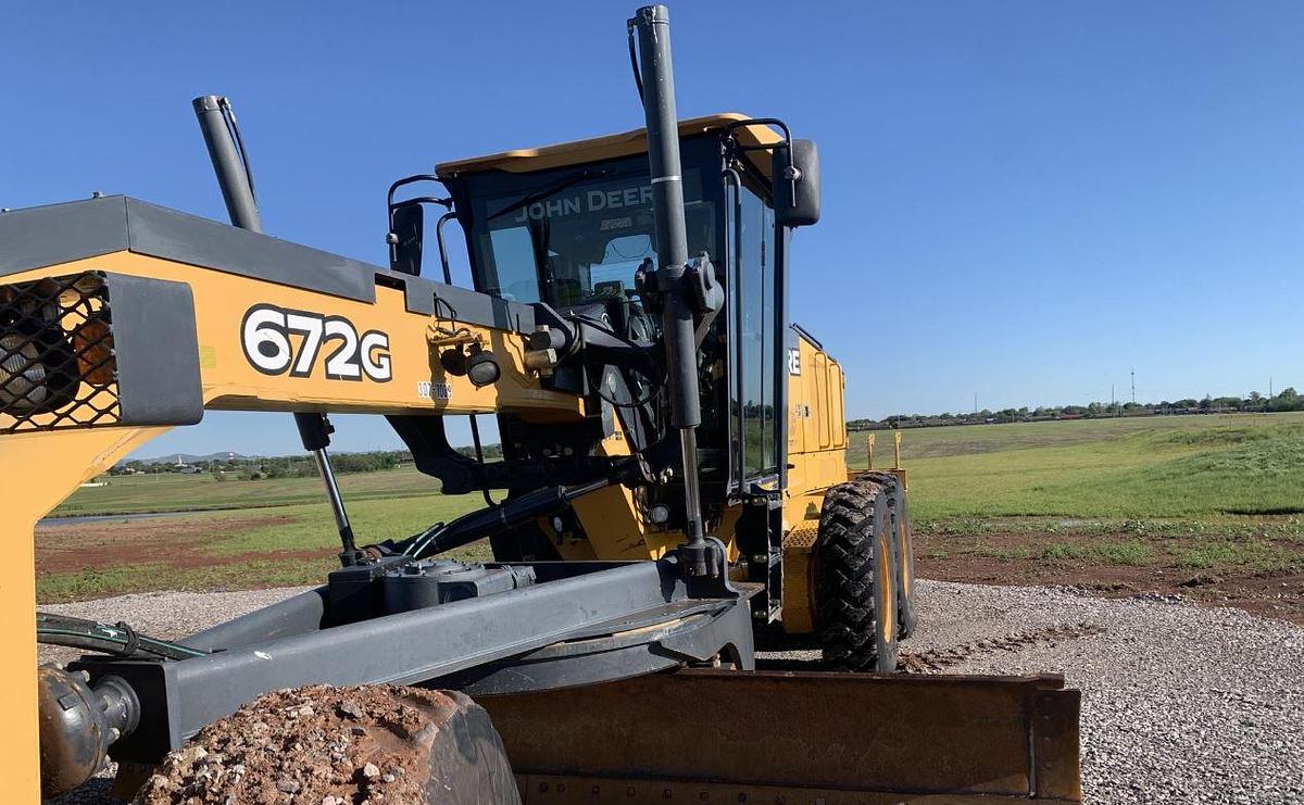 Used 2011 DEERE 672G (Remanufactured 2017)