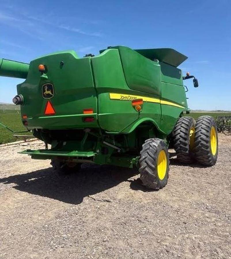 Used 2012 JOHN DEERE S670 Combine