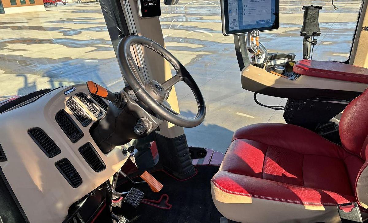 Used 2025 CASE IH STEIGER 555 AFS CONNECT QUADTRAC Tractor