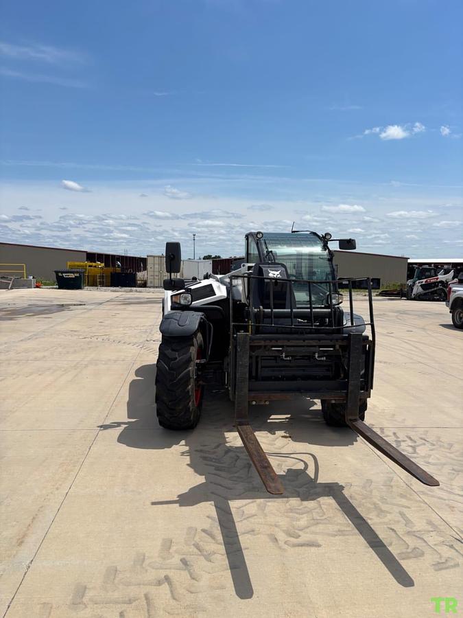 Used 2021 Bobcat V923 Telehandler
