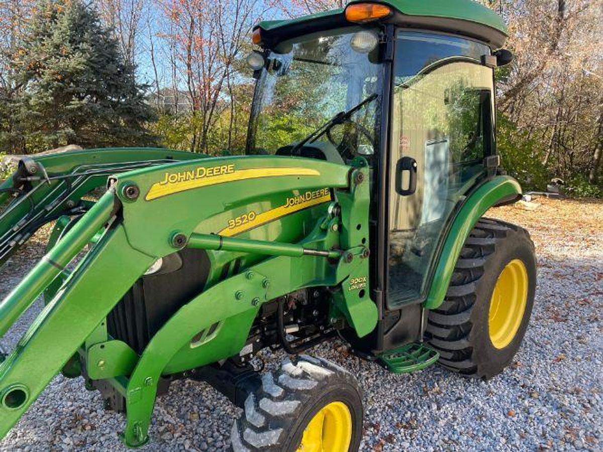 Used 2014 John Deere 3520