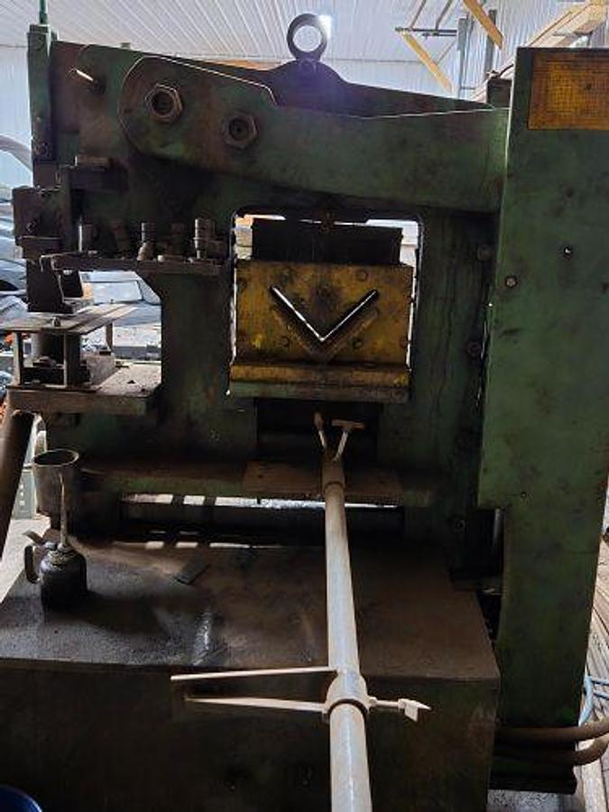 Used 1966 Uni Hydro Ironworker