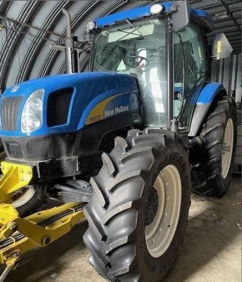 Used 2013 NEW HOLLAND T6030