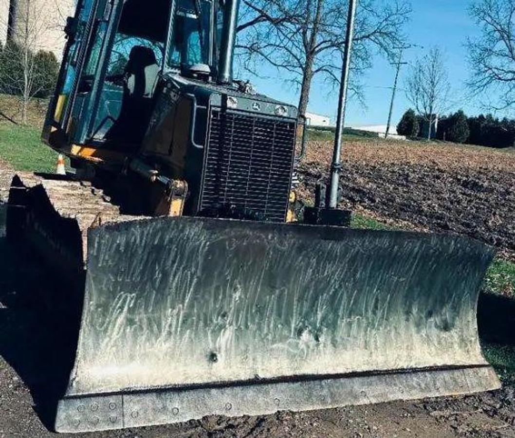 Used 2010 JOHN DEERE 700J XLT