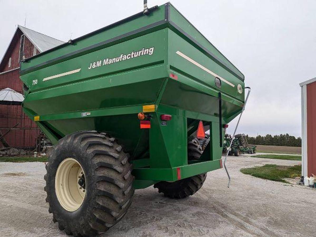 Used Unknown J and M 750 14 Grain Cart