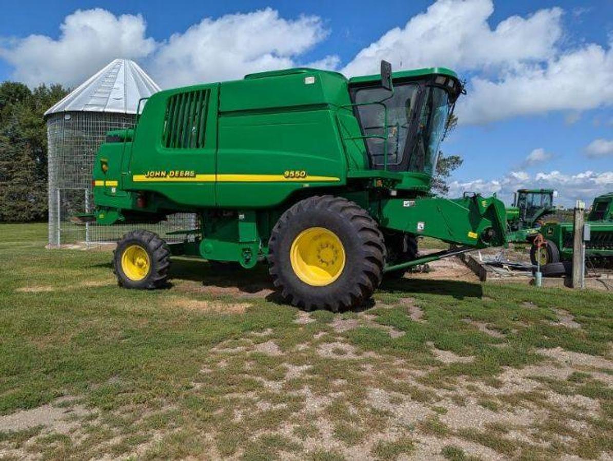 Used 2001 JOHN DEERE 9550